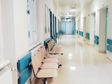 La función de COFEPRIS en la regulación sanitaria y cómo evitar sanciones en consultorios y clínicas