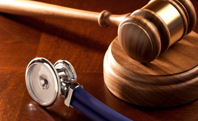 Propuesta de reforma al Código Penal de Puebla para combatir la usurpación de profesión en el ámbito médico